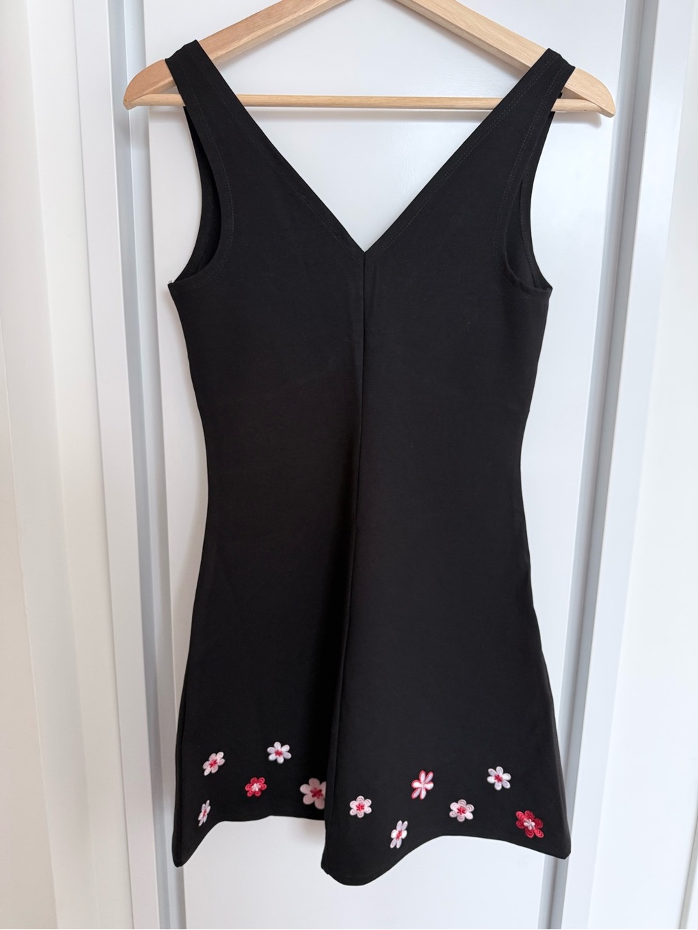 NWOT dELiA*s Black Floral Embroidered Mini Dress Y2K Coquette Size S - Picture 2 of 3